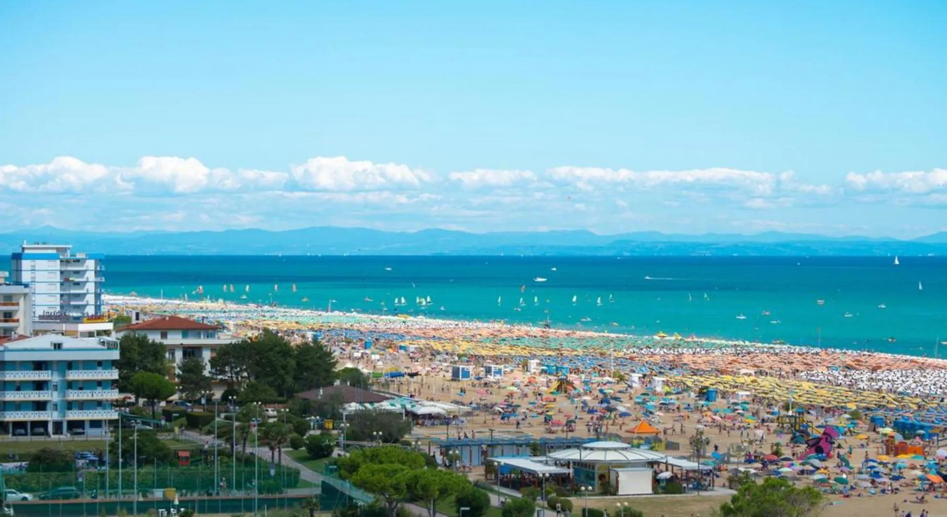 Beautiful Residence Flat With Terrace - Beahost Bibione Apartament