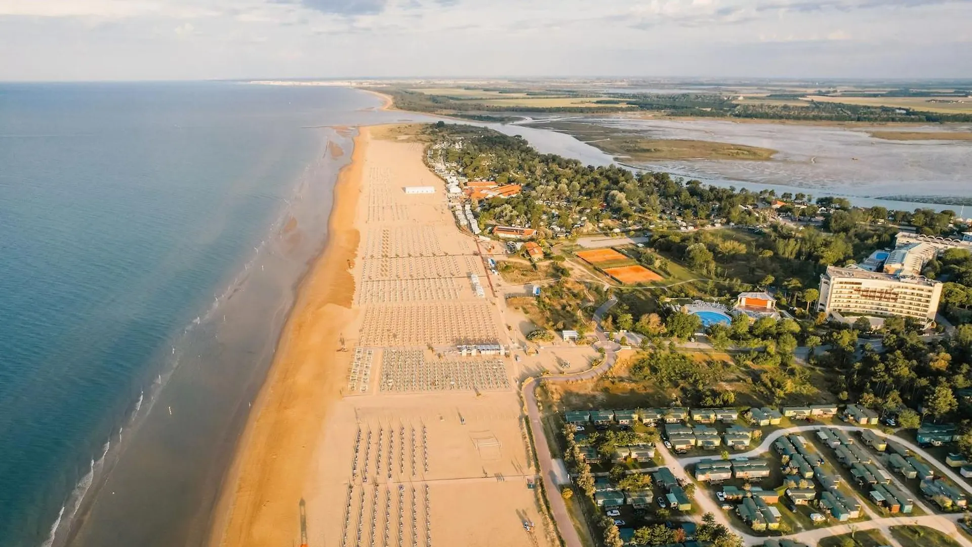 Beautiful Residence Flat With Terrace - Beahost Bibione Włochy